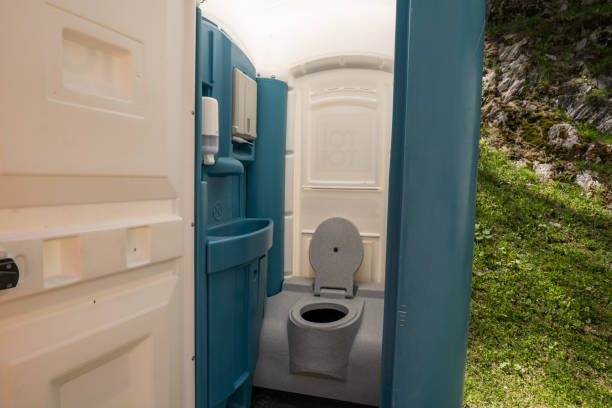 Porta potty delivery and setup in Kewaskum, WI